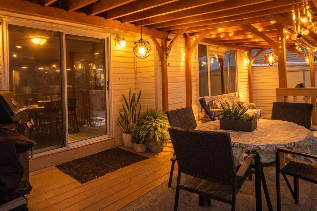 323 Mt Cornwall Circle Se, Calgary, AB - Indoor Photo Showing Dining Room