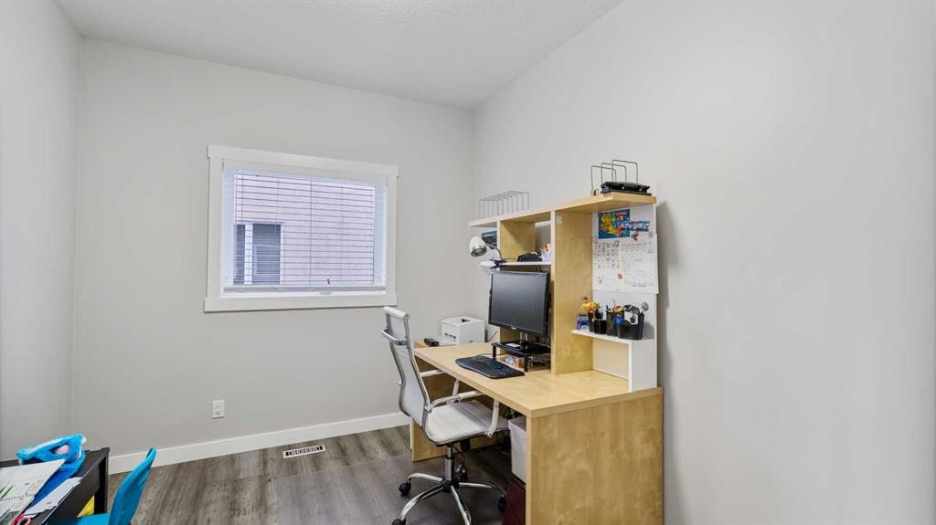 39 Mt Douglas Point Se, Calgary, AB - Indoor Photo Showing Office