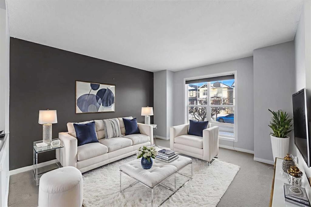 440 Prestwick Circle Se, Calgary, AB - Indoor Photo Showing Living Room