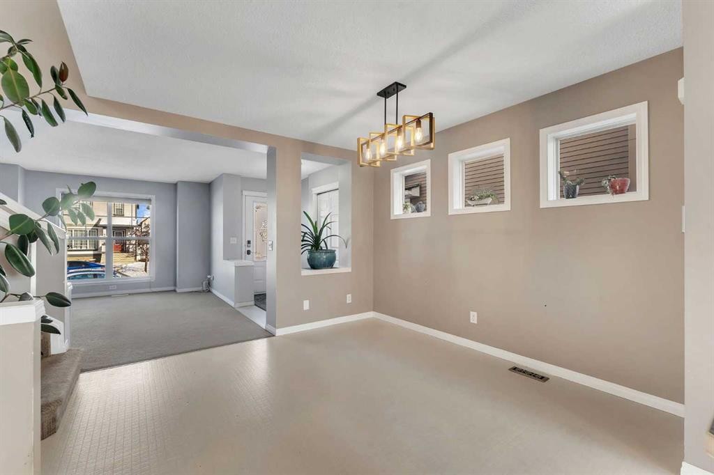 440 Prestwick Circle Se, Calgary, AB - Indoor Photo Showing Other Room