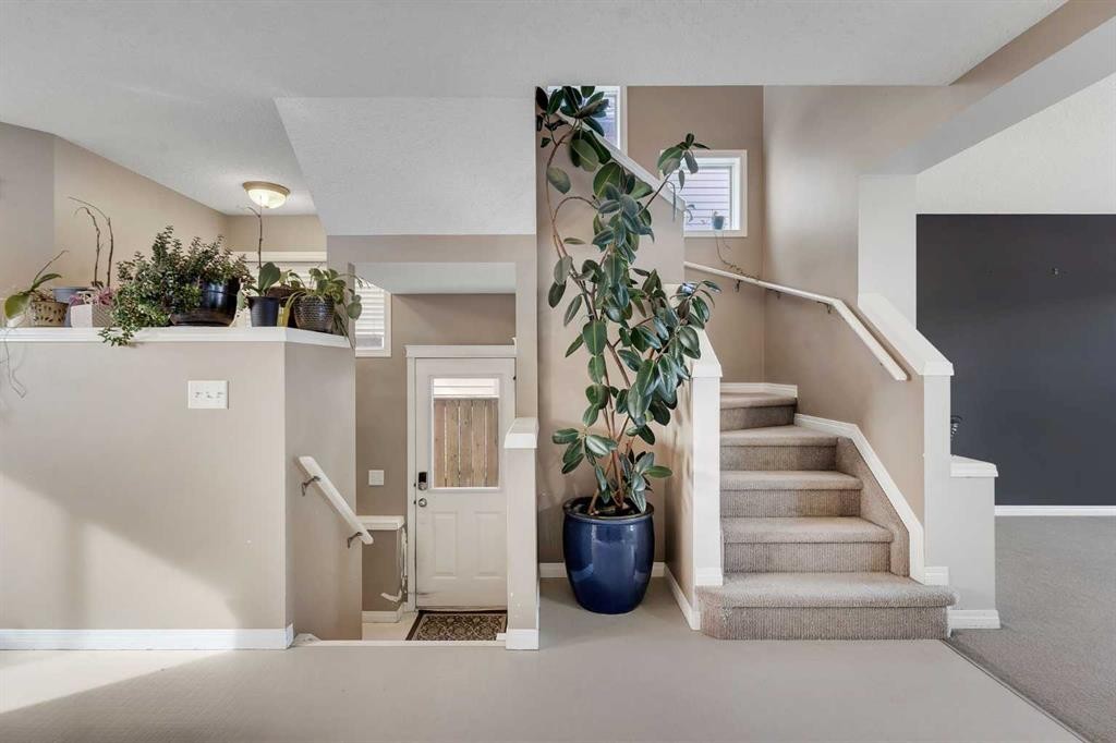440 Prestwick Circle Se, Calgary, AB - Indoor Photo Showing Other Room