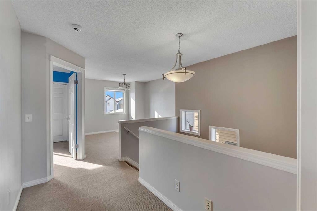 440 Prestwick Circle Se, Calgary, AB - Indoor Photo Showing Other Room