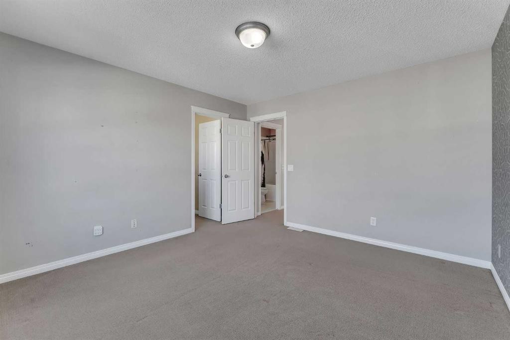 440 Prestwick Circle Se, Calgary, AB - Indoor Photo Showing Other Room