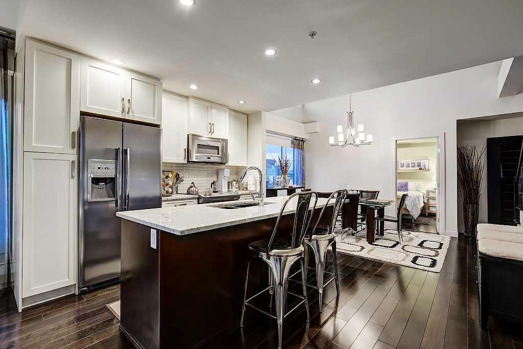 402-1730 5A Street Sw, Calgary, AB - Indoor Photo Showing Kitchen With Stainless Steel Kitchen With Upgraded Kitchen
