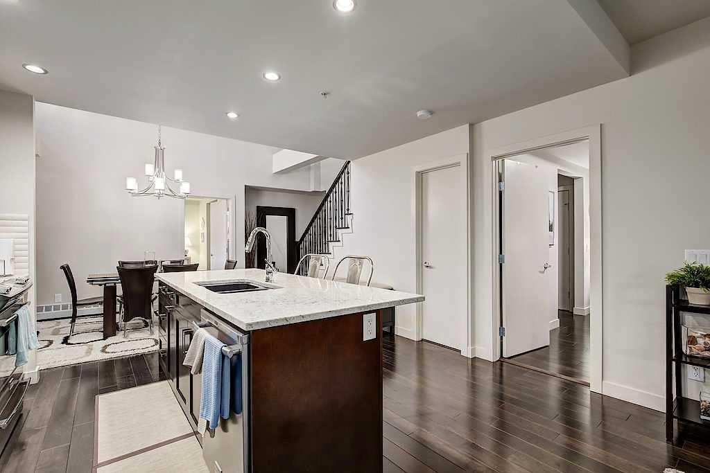 402-1730 5A Street Sw, Calgary, AB - Indoor Photo Showing Kitchen