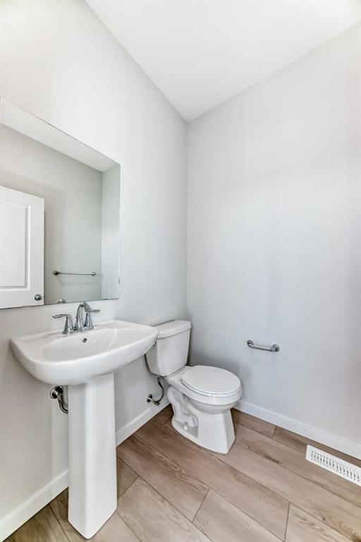 138 Lanark Gate Se, Airdrie, AB - Indoor Photo Showing Bathroom