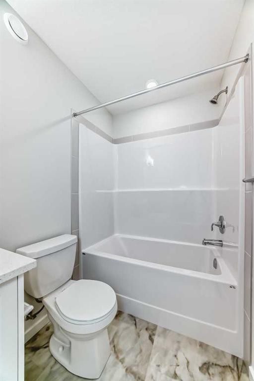 138 Lanark Gate Se, Airdrie, AB - Indoor Photo Showing Bathroom