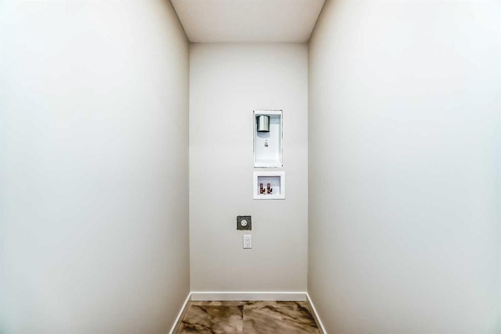 138 Lanark Gate Se, Airdrie, AB - Indoor Photo Showing Other Room