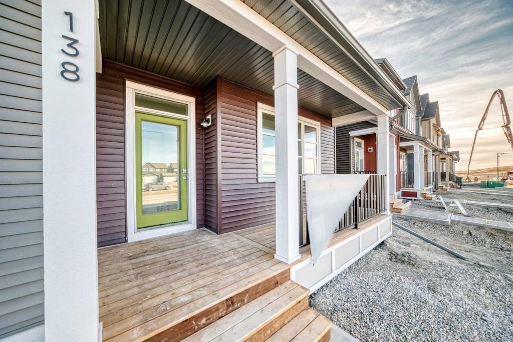 138 Lanark Gate Se, Airdrie, AB - Outdoor With Deck Patio Veranda
