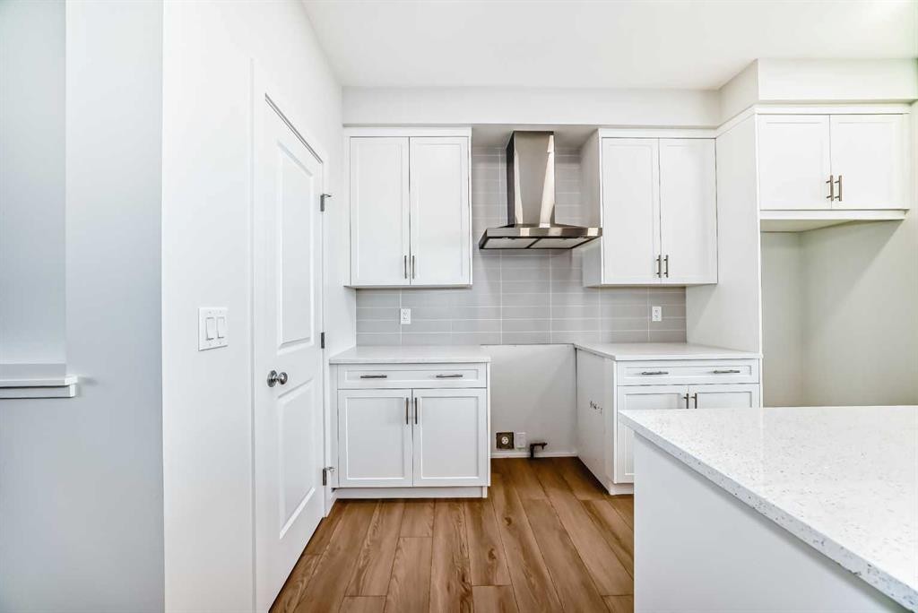138 Lanark Gate Se, Airdrie, AB - Indoor Photo Showing Kitchen