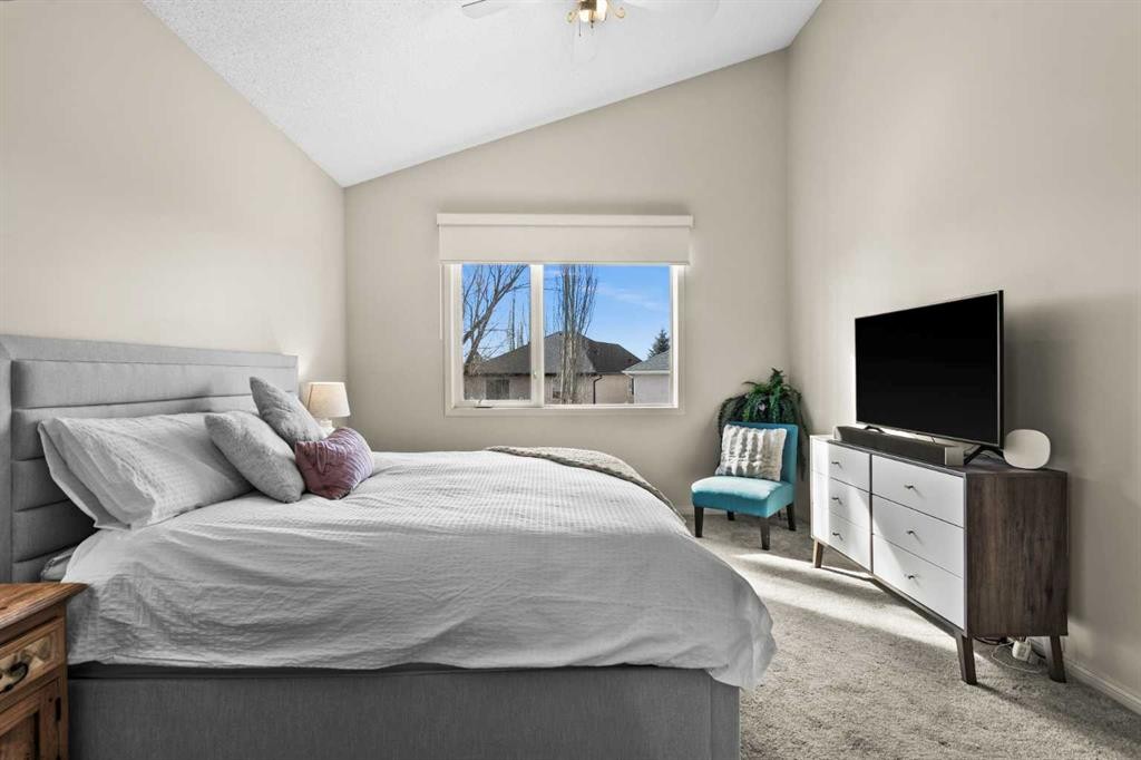 93 Cranwell Place Se, Calgary, AB - Indoor Photo Showing Bedroom