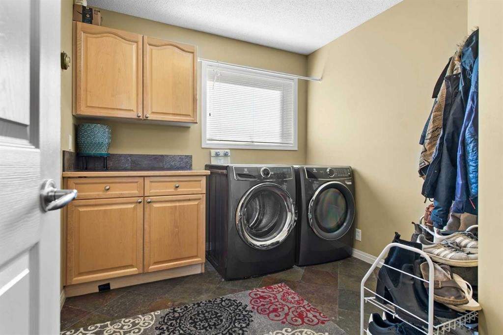 93 Cranwell Place Se, Calgary, AB - Indoor Photo Showing Laundry Room