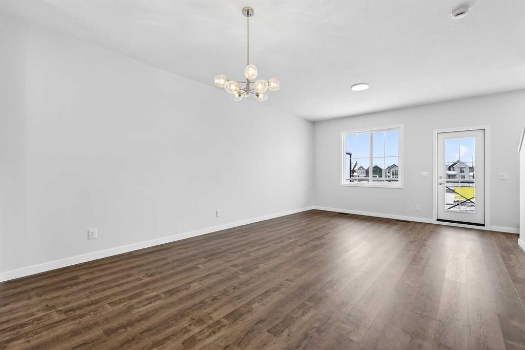 120-1750 Rangeview Drive Se, Calgary, AB - Indoor Photo Showing Other Room