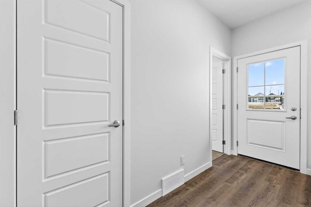 120-1750 Rangeview Drive Se, Calgary, AB - Indoor Photo Showing Other Room