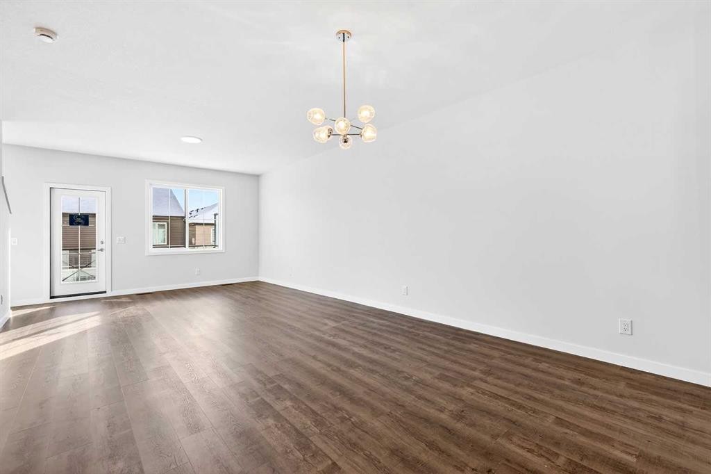 117-1750 Rangeview Drive Se, Calgary, AB - Indoor
