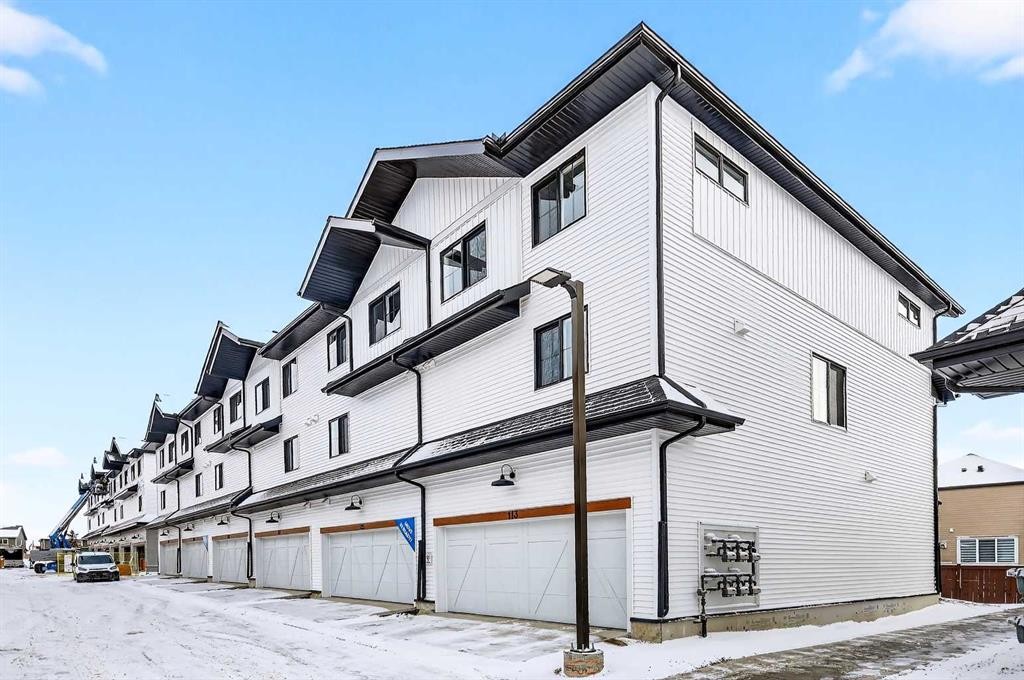 117-1750 Rangeview Drive Se, Calgary, AB - Outdoor With Exterior
