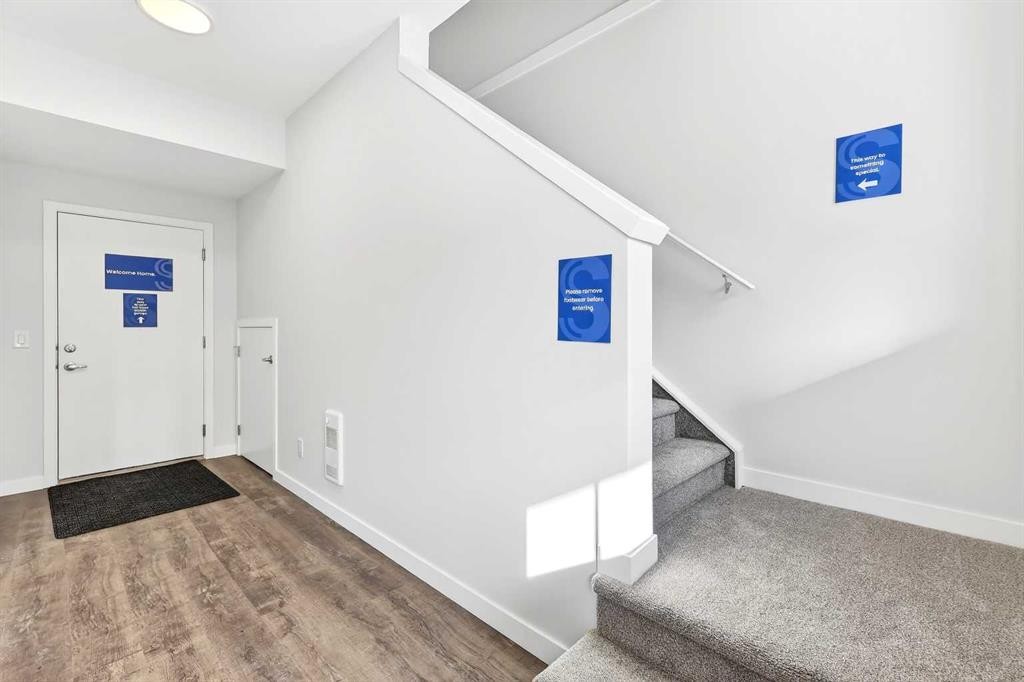 117-1750 Rangeview Drive Se, Calgary, AB - Indoor Photo Showing Other Room