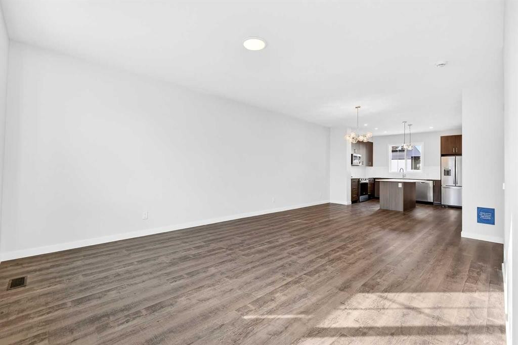 117-1750 Rangeview Drive Se, Calgary, AB - Indoor