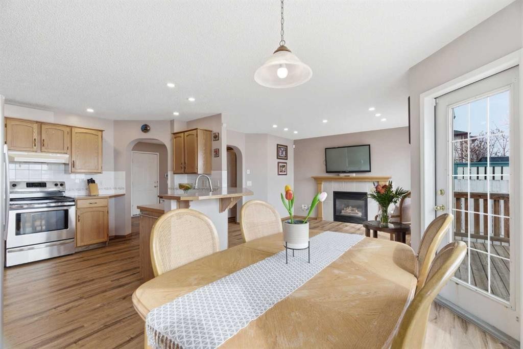 105 Douglas Ridge Circle Se, Calgary, AB - Indoor With Fireplace