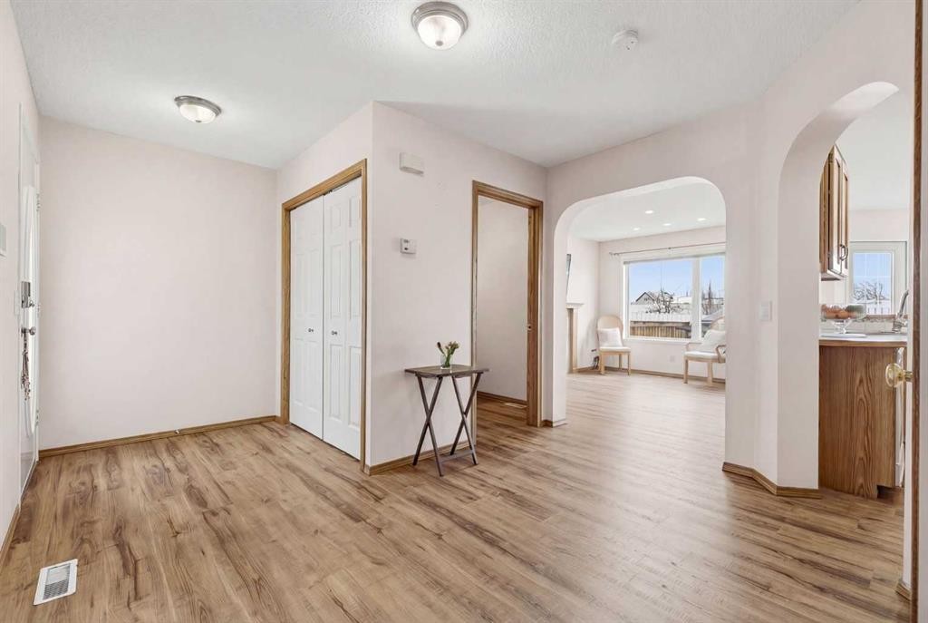 105 Douglas Ridge Circle Se, Calgary, AB - Indoor Photo Showing Other Room