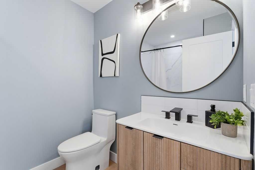 129 Coventry Place Ne, Calgary, AB - Indoor Photo Showing Bathroom