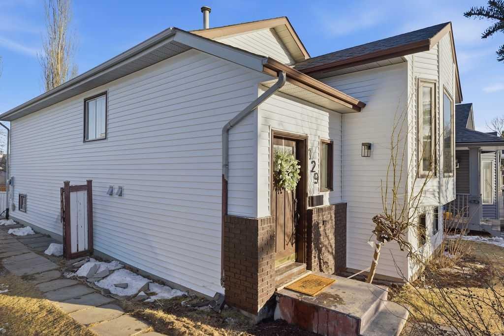 129 Coventry Place Ne, Calgary, AB - Outdoor With Exterior