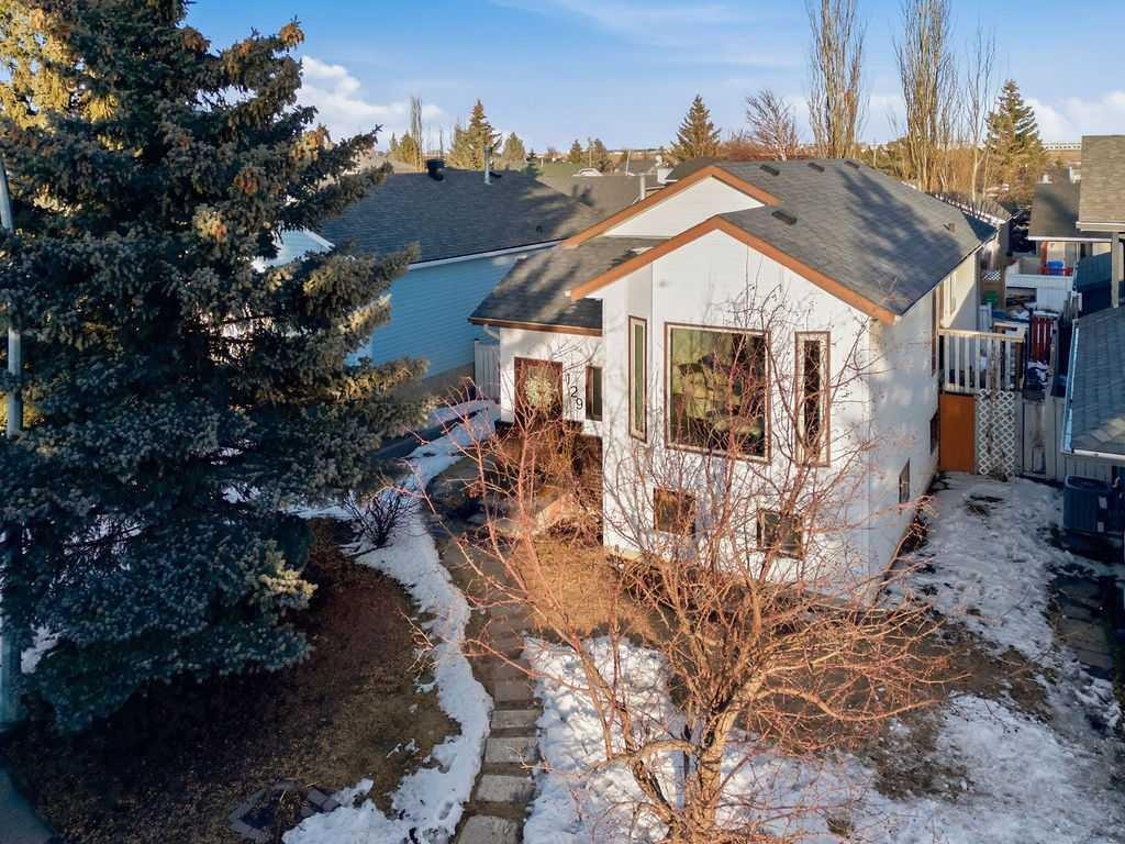 129 Coventry Place Ne, Calgary, AB - Outdoor