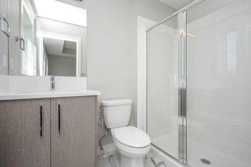 141 Dawson Wharf View, Chestermere, AB - Indoor Photo Showing Bathroom