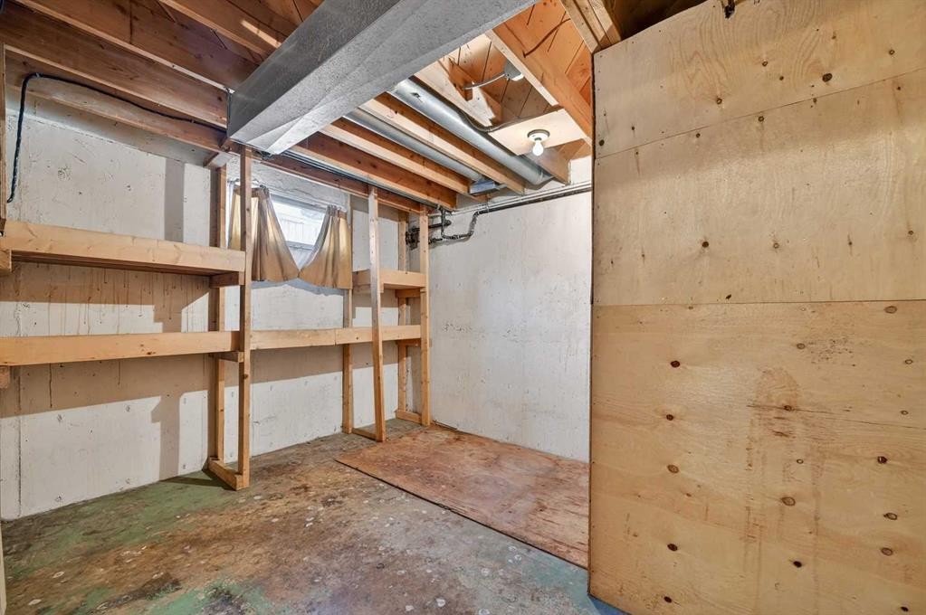 7228 Huntridge Hill Ne, Calgary, AB - Indoor Photo Showing Basement