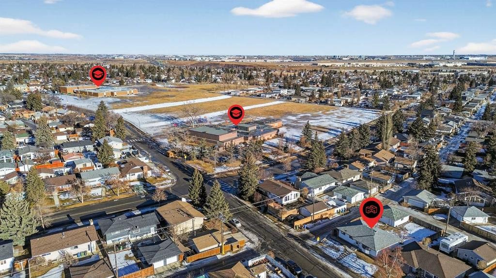 7228 Huntridge Hill Ne, Calgary, AB - Outdoor With View