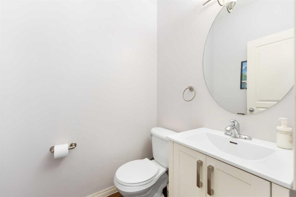 72 Panamount Heights Nw, Calgary, AB - Indoor Photo Showing Bathroom