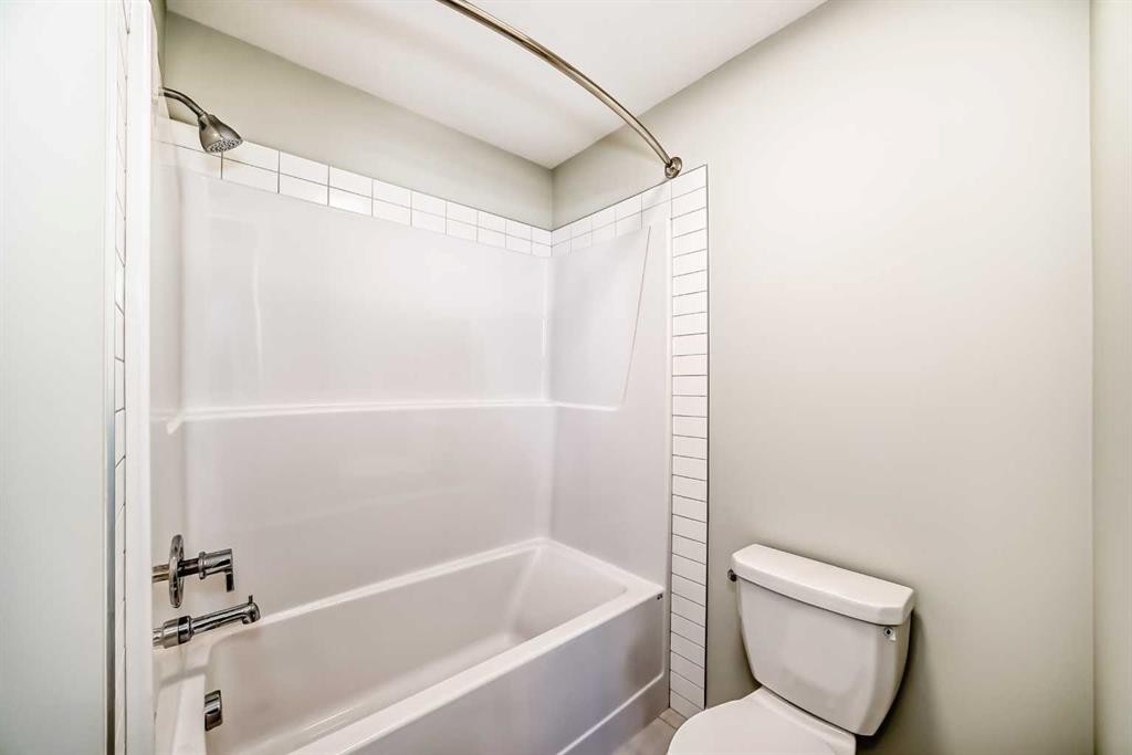 354 Ellen Park, Crossfield, AB - Indoor Photo Showing Bathroom