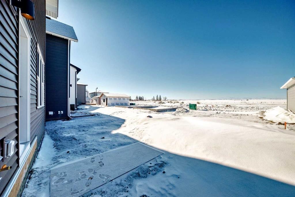 354 Ellen Park, Crossfield, AB - Outdoor