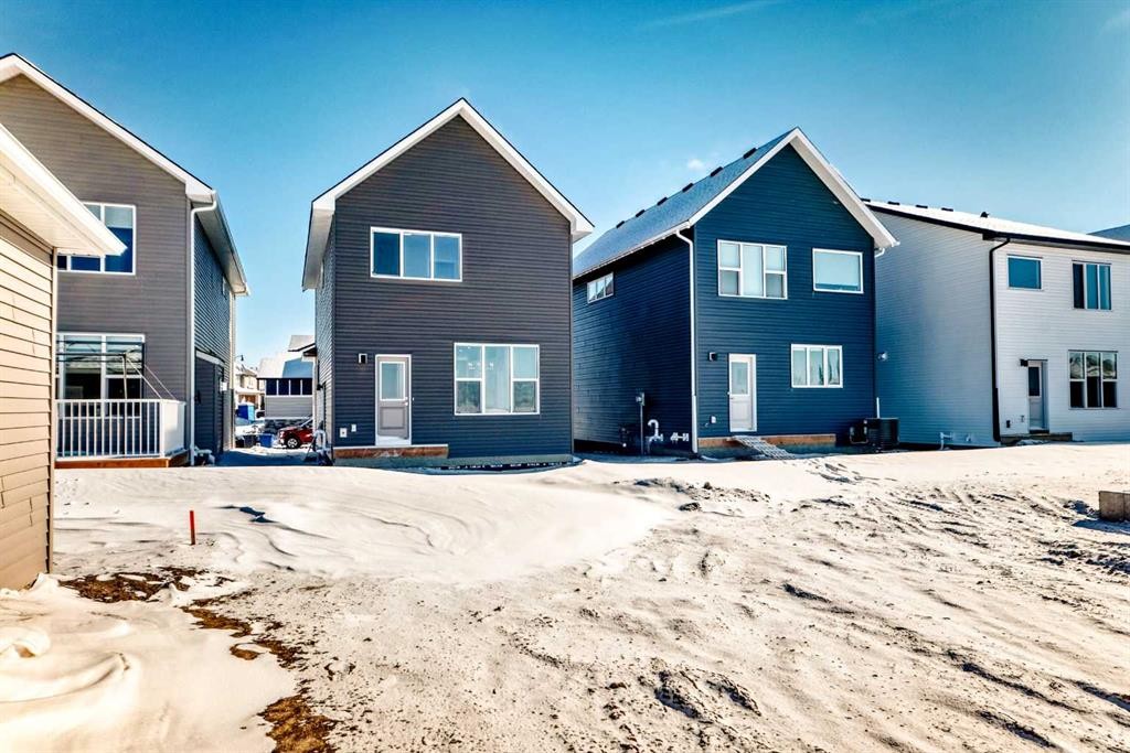 354 Ellen Park, Crossfield, AB - Outdoor