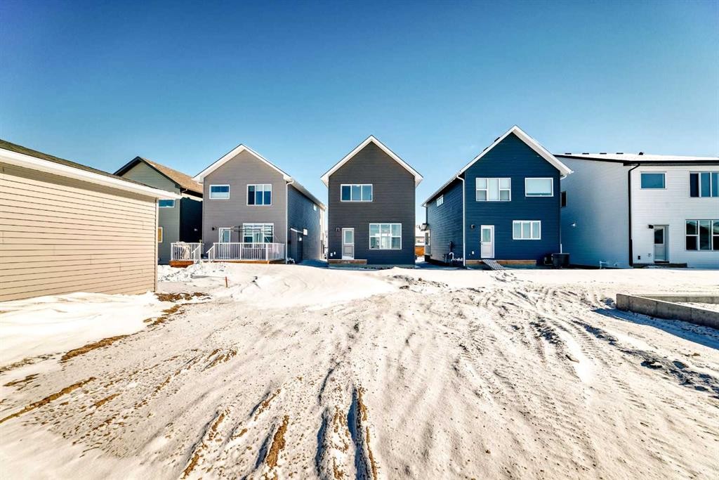 354 Ellen Park, Crossfield, AB - Outdoor