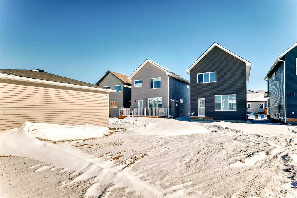 354 Ellen Park, Crossfield, AB - Outdoor