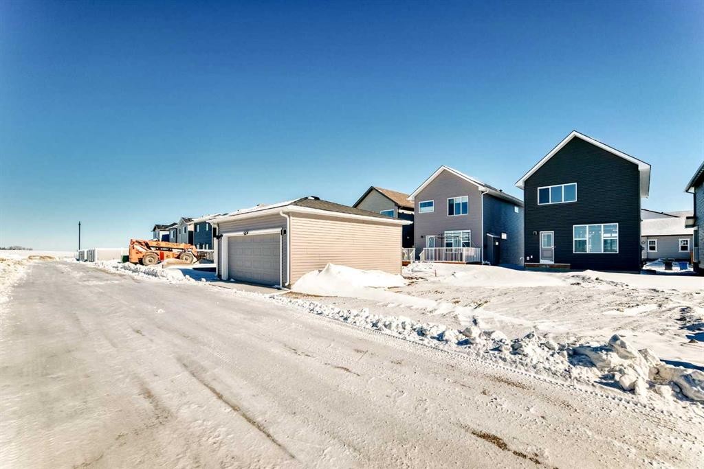 354 Ellen Park, Crossfield, AB - Outdoor