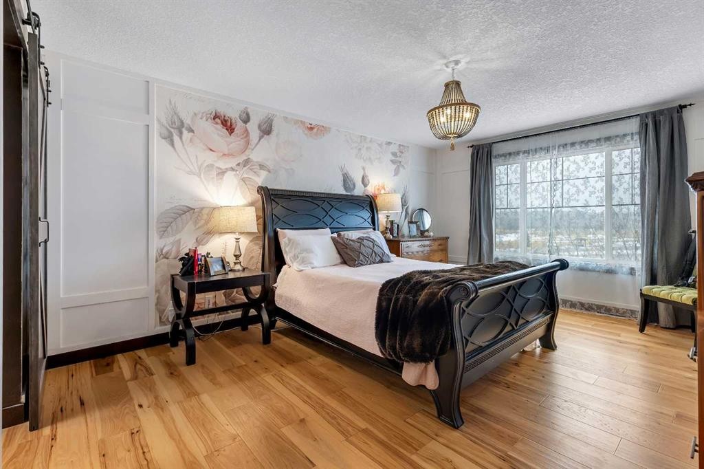 70 Chaparral Valley Square Se, Calgary, AB - Indoor Photo Showing Bedroom