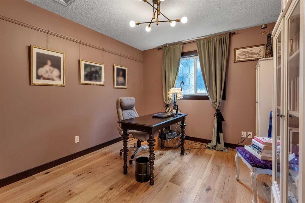 70 Chaparral Valley Square Se, Calgary, AB - Indoor Photo Showing Office