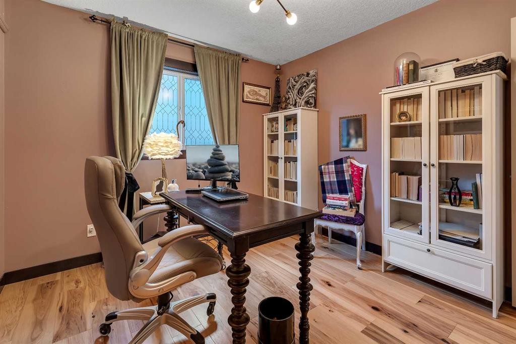 70 Chaparral Valley Square Se, Calgary, AB - Indoor Photo Showing Office