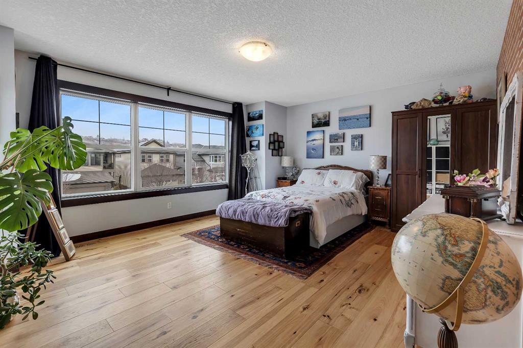 70 Chaparral Valley Square Se, Calgary, AB - Indoor Photo Showing Bedroom