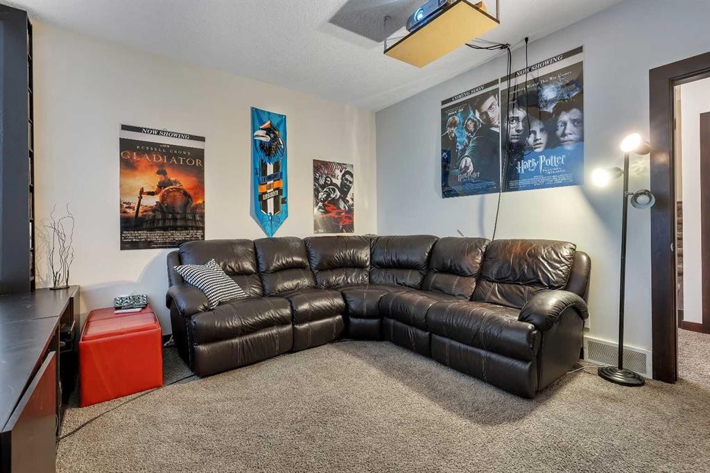 70 Chaparral Valley Square Se, Calgary, AB - Indoor Photo Showing Living Room