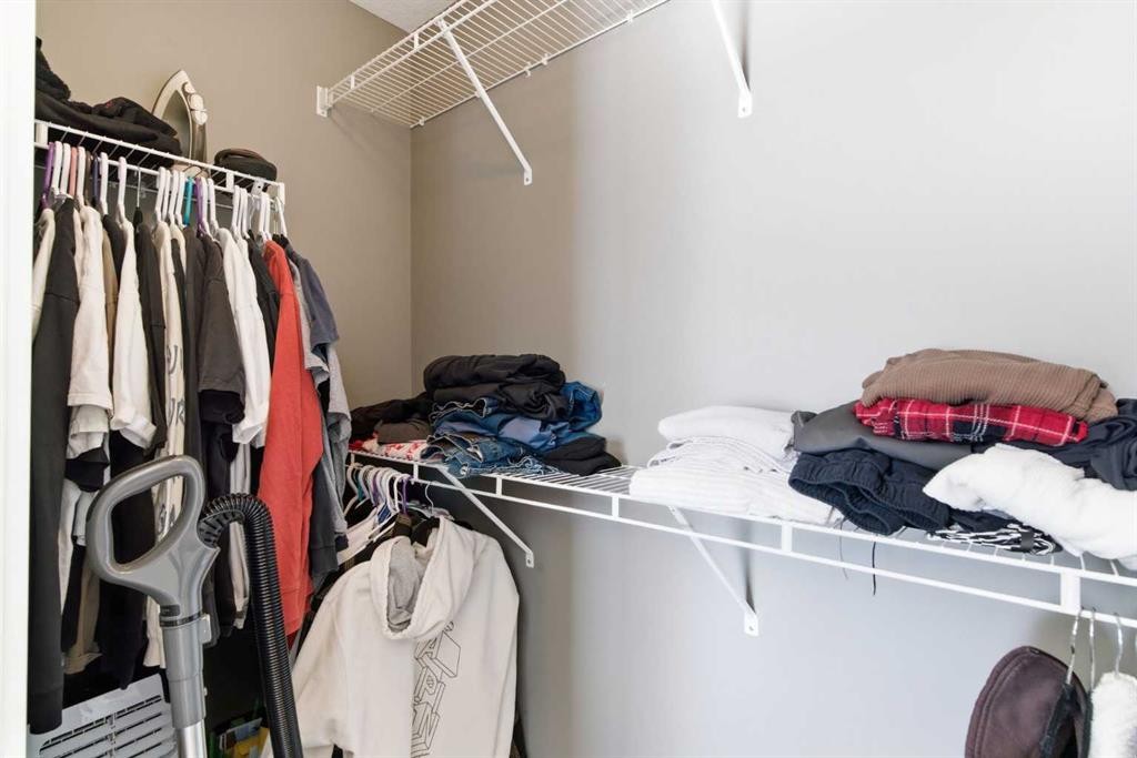 33-111 Rainbow Falls Gate, Chestermere, AB - Indoor With Storage