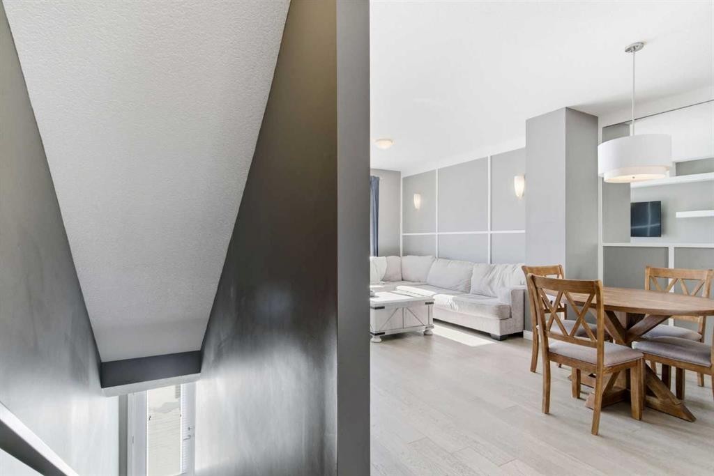 33-111 Rainbow Falls Gate, Chestermere, AB - Indoor Photo Showing Other Room