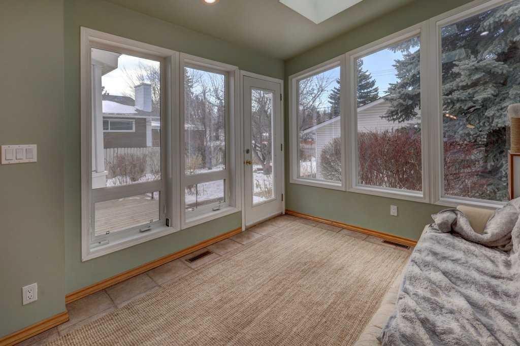 3835 Varsity Drive Nw, Calgary, AB - Indoor Photo Showing Other Room