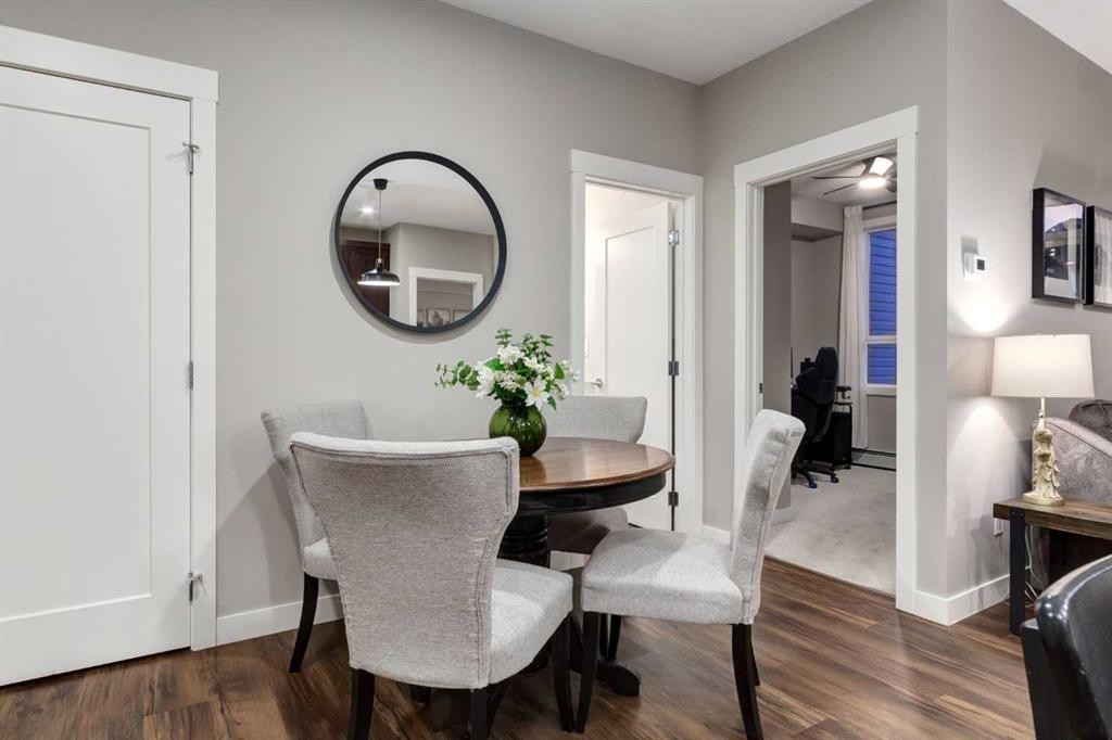 312-10 Walgrove Walk Se, Calgary, AB - Indoor Photo Showing Dining Room