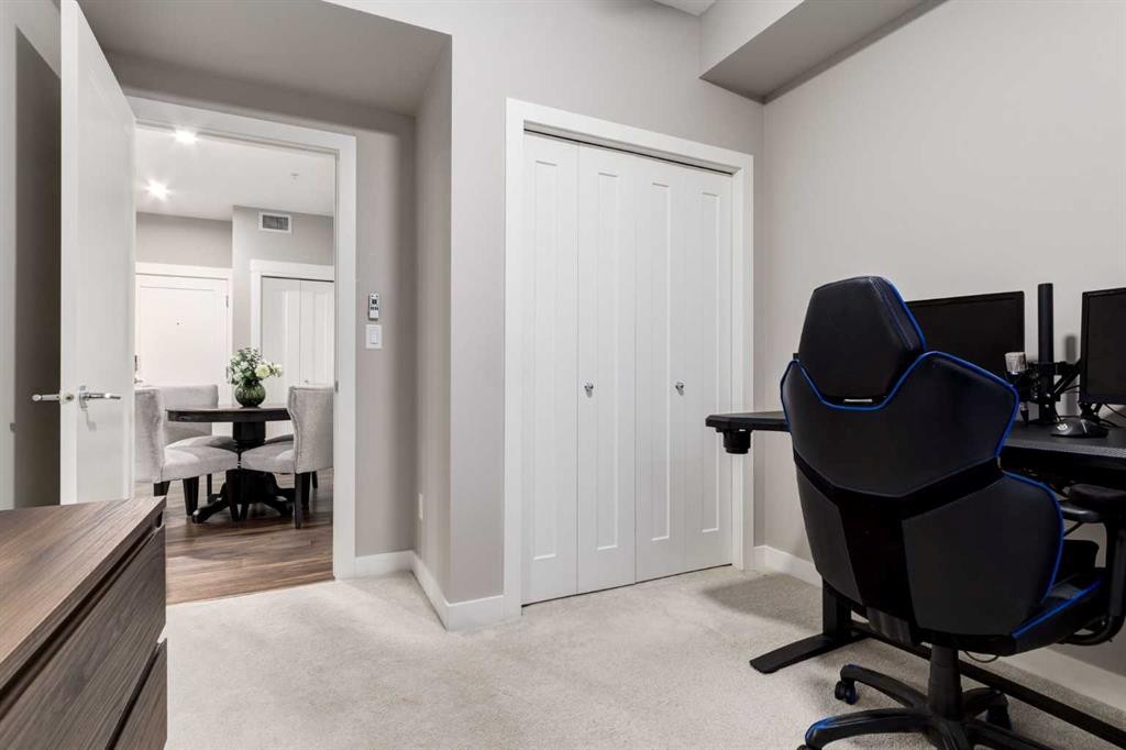 312-10 Walgrove Walk Se, Calgary, AB - Indoor