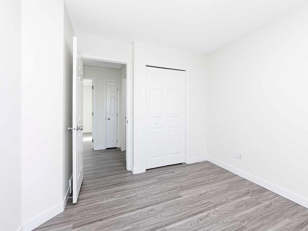 100 Catalina Circle Ne, Calgary, AB - Indoor Photo Showing Other Room
