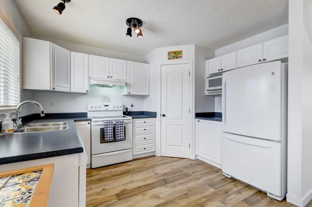 104 Somerside Common Sw, Calgary, AB