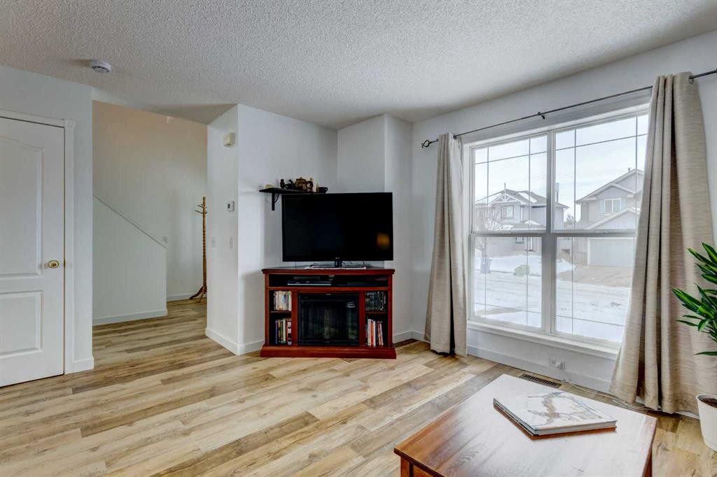 104 Somerside Common Sw, Calgary, AB